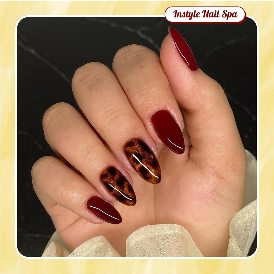 Halloween nail design